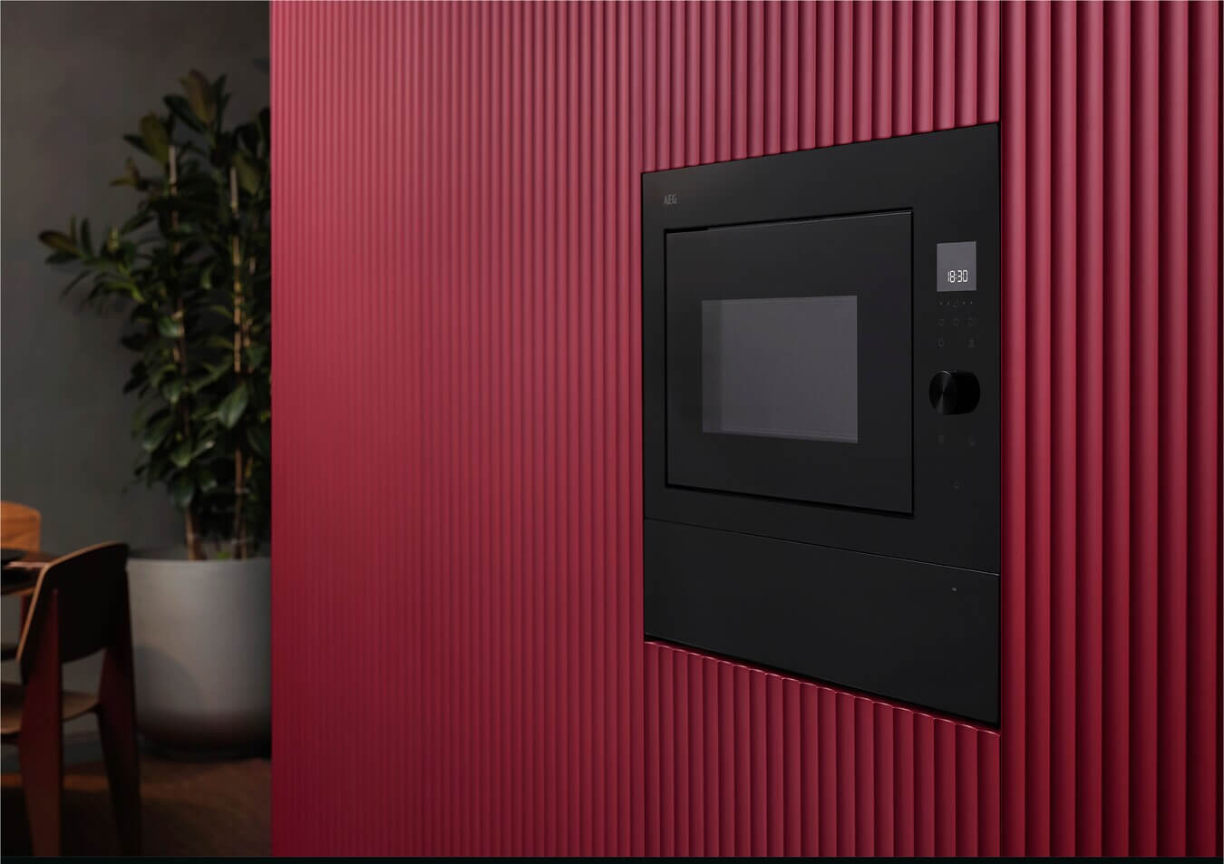 AEG Einbaumikrowlle TB6SM171DB seitlich.png