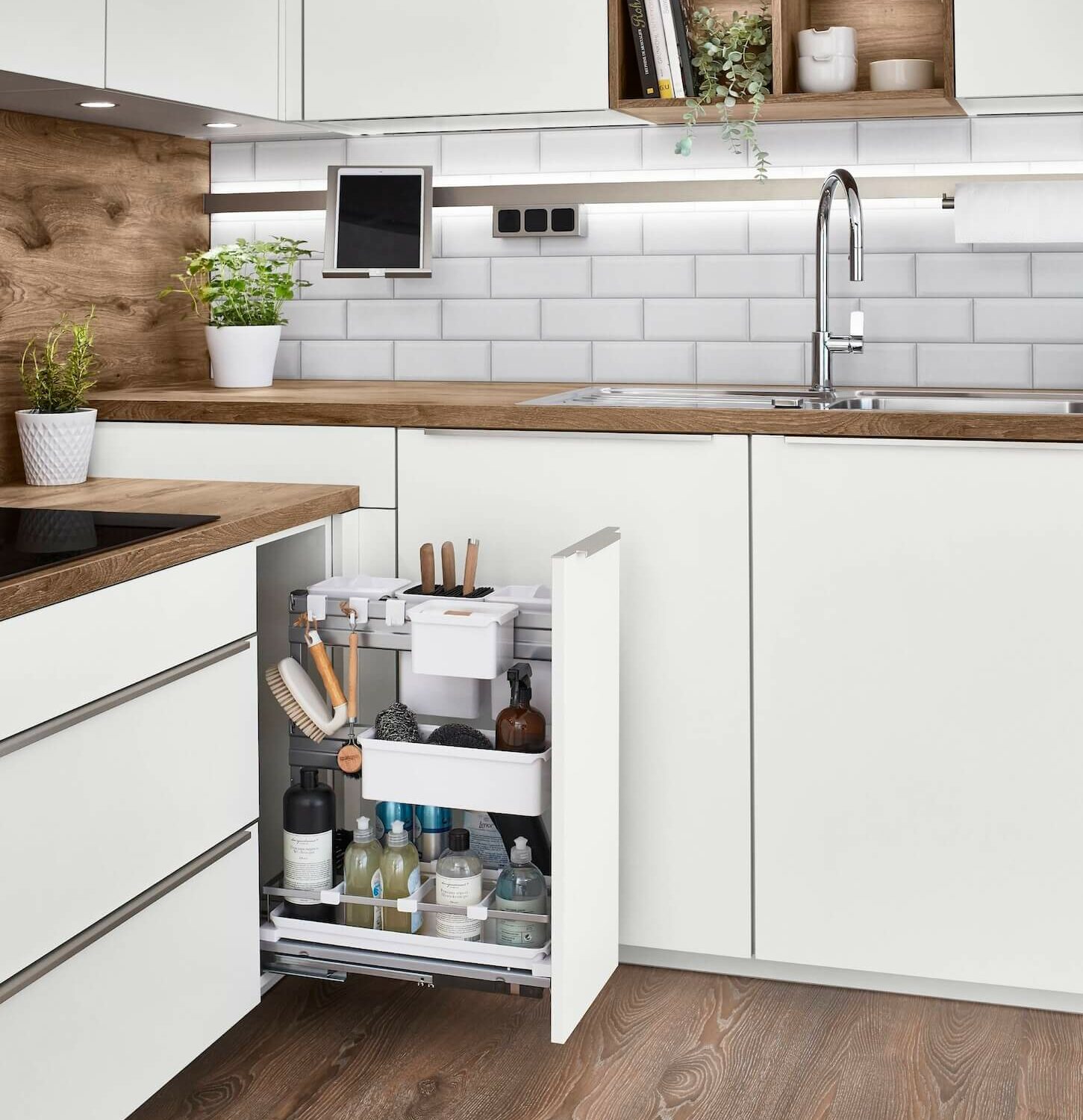 Anszugschrank Nobilia L-Küche modern mit Auszugschrank
