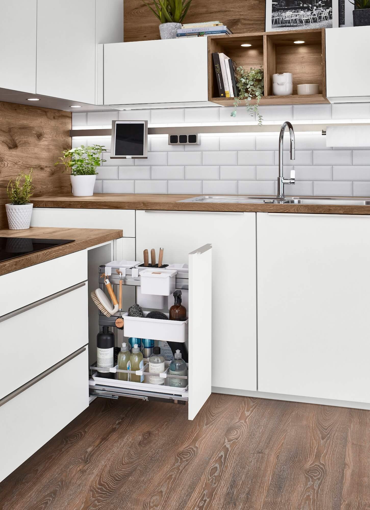 Anszugschrank Nobilia L-Küche modern mit Auszugschrank