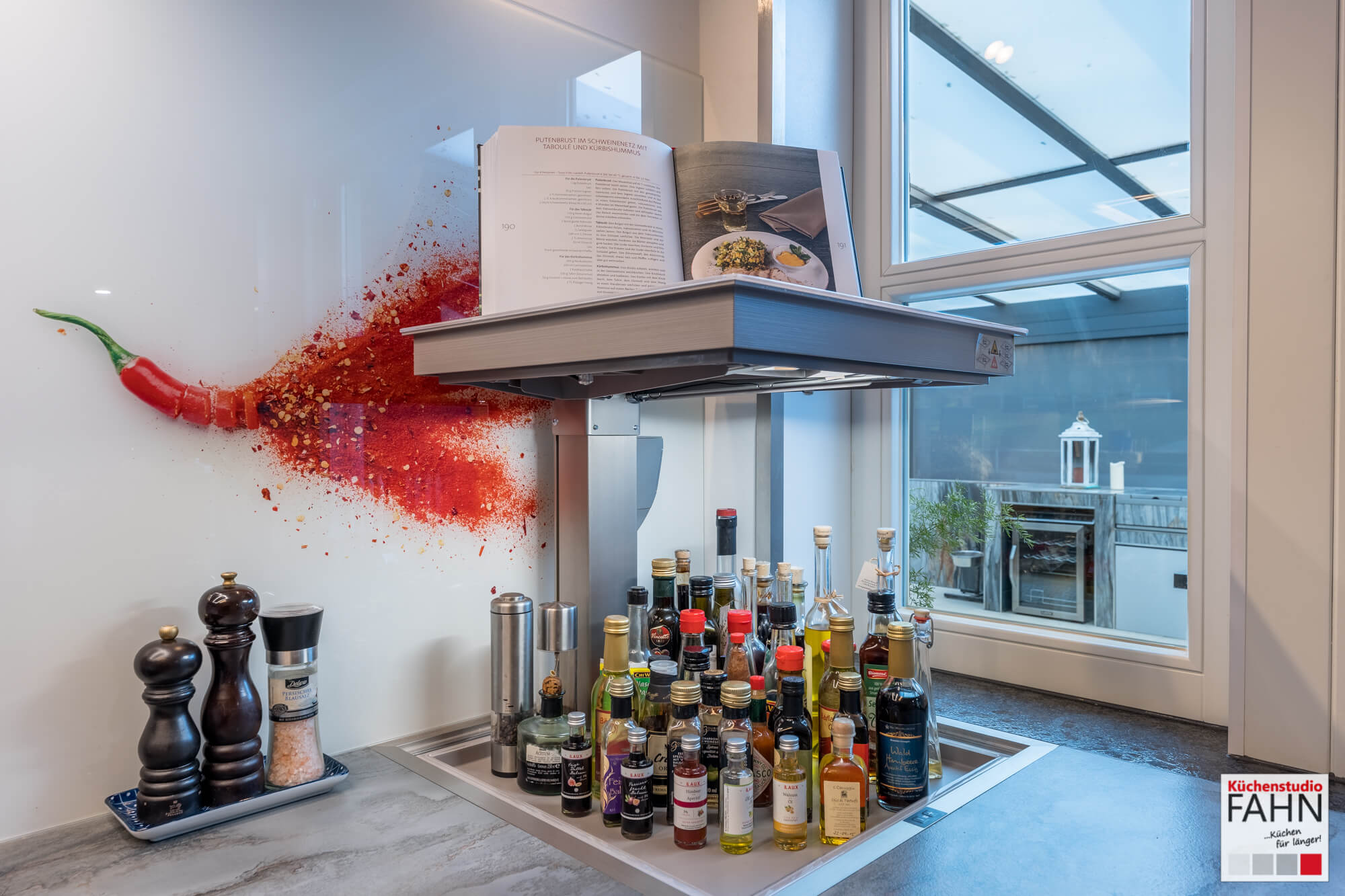 Elektrischer Eckschrank Häcker moderne G-Küche