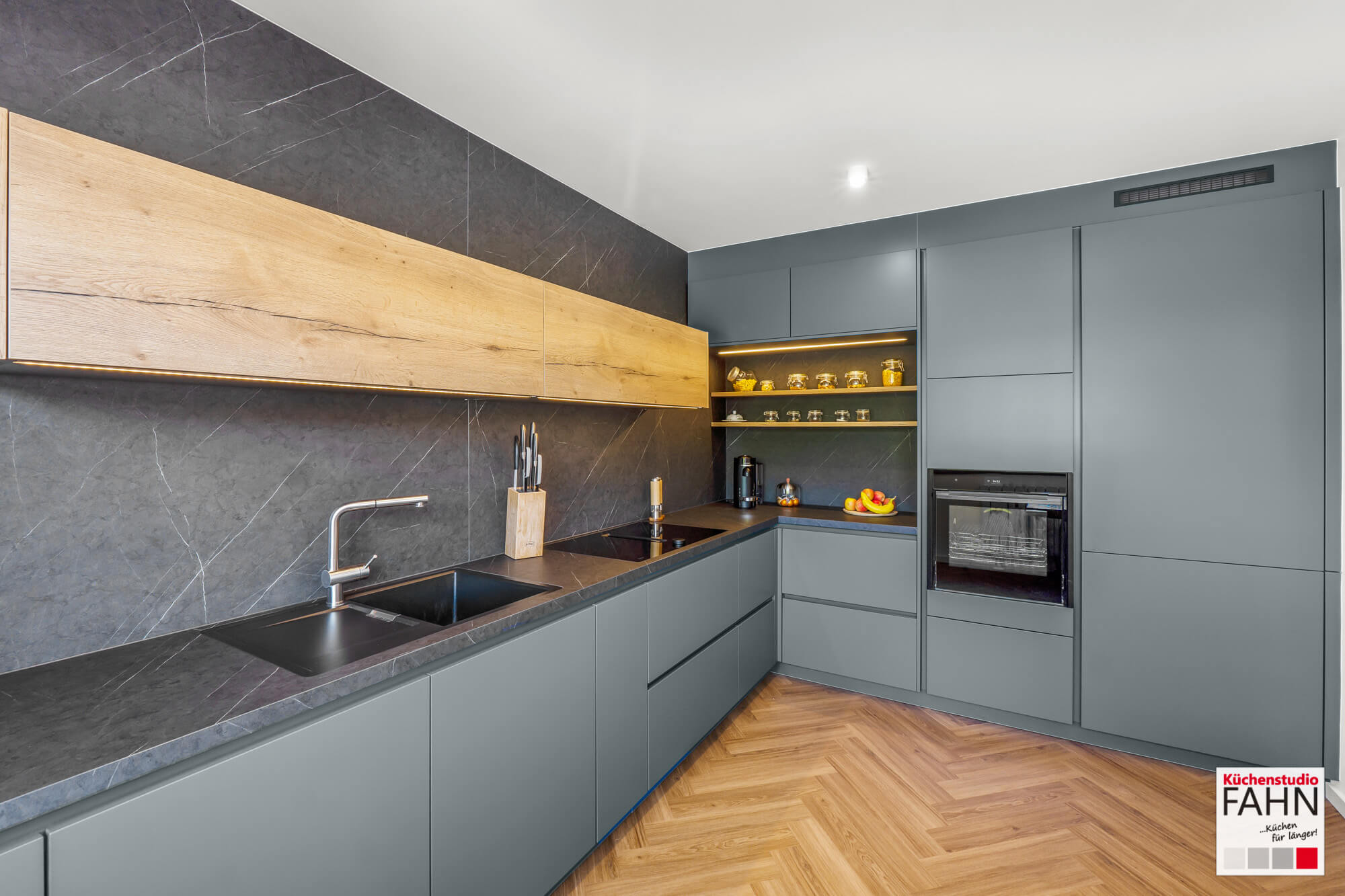 Häcker Design L-Küche Azur Mattlack HA