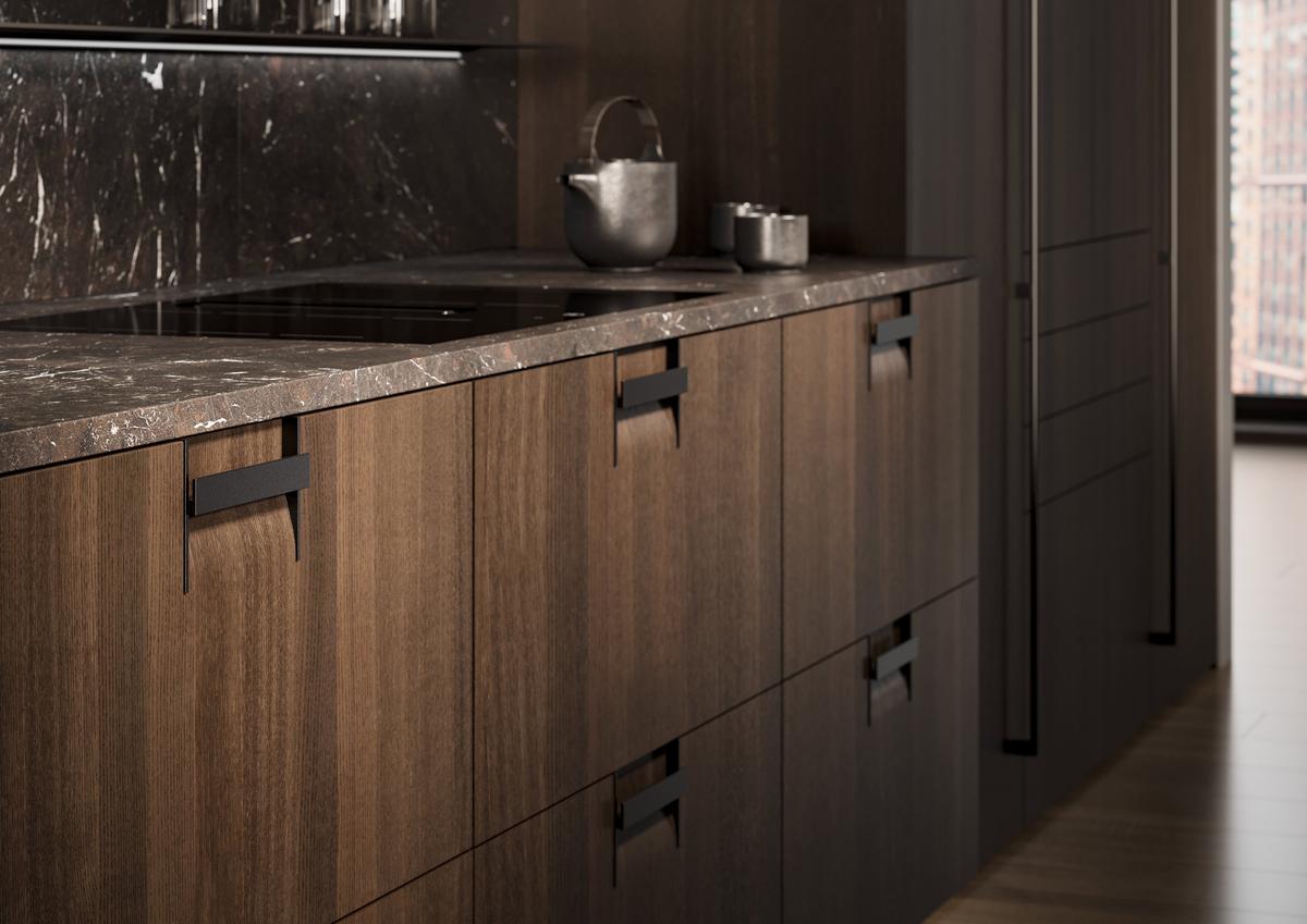Leicht Design Inselküche Kastanie Unterschränke mit Natursteinarbeitsplatte