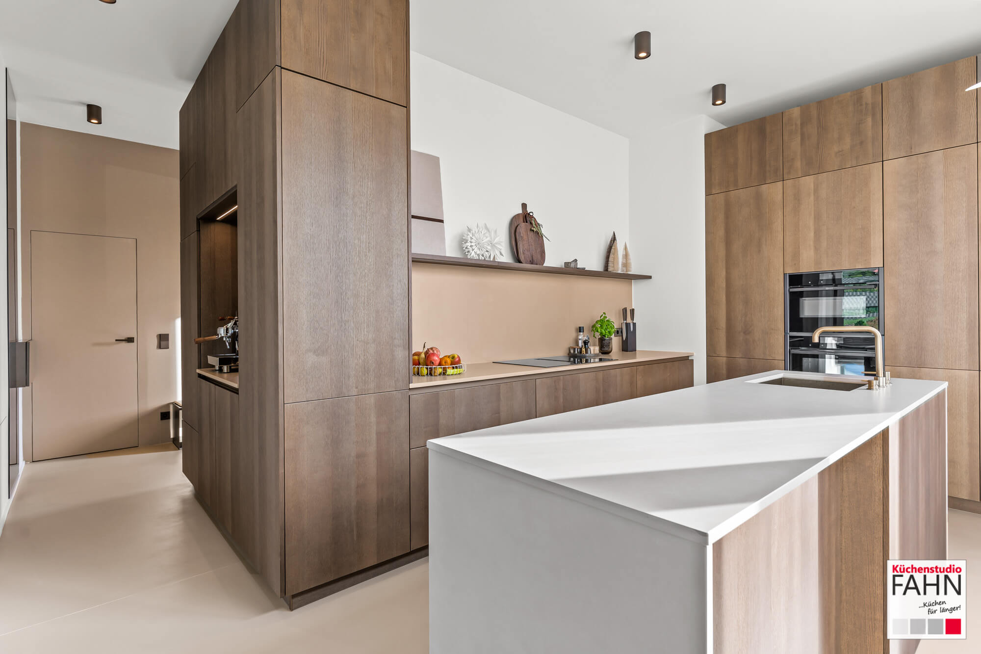 Küche planen Leicht Design Inselküche Topos Echtholz Furnier HA