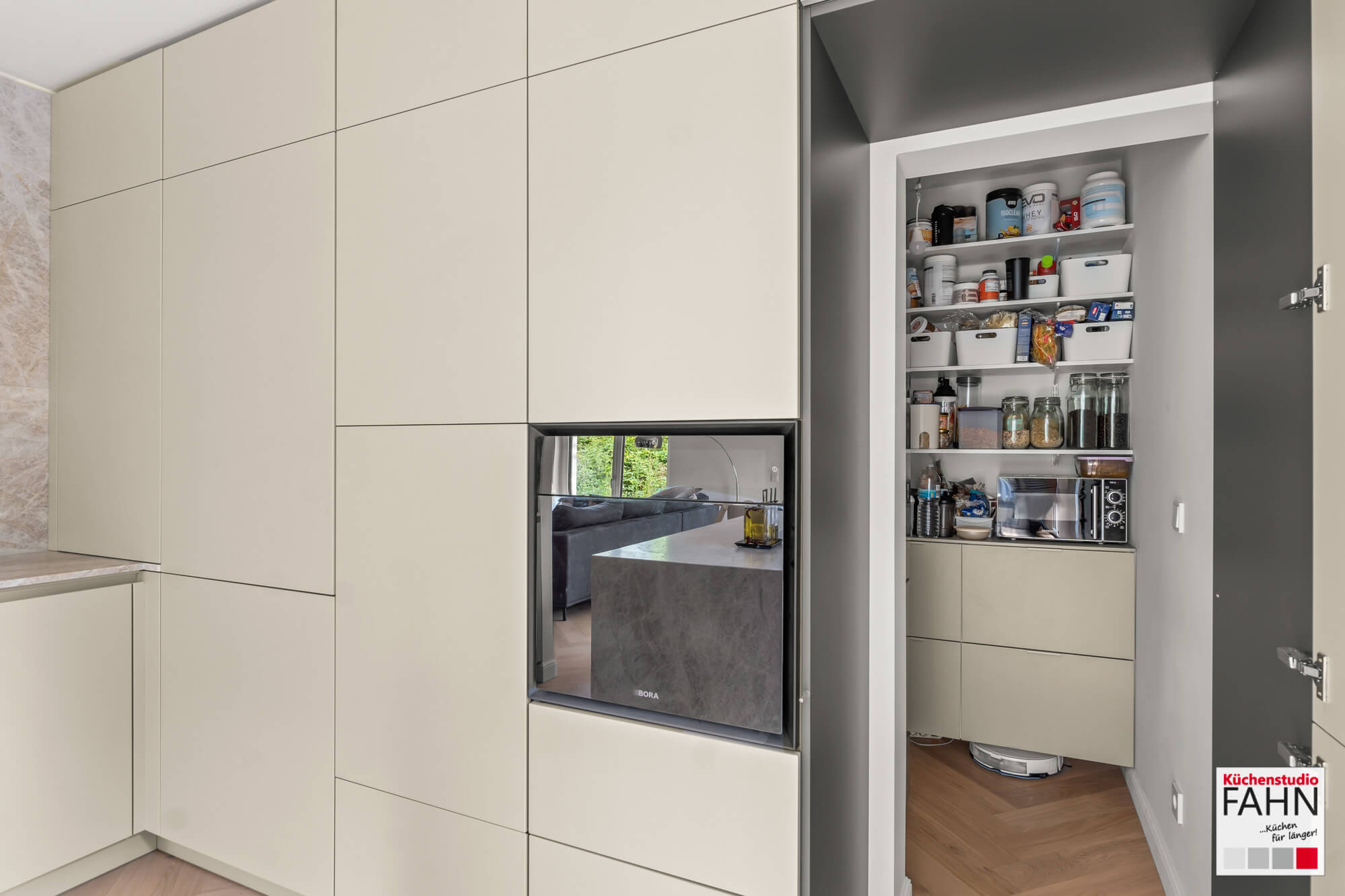 Leicht Design Inselküche Umbra Voratsraum