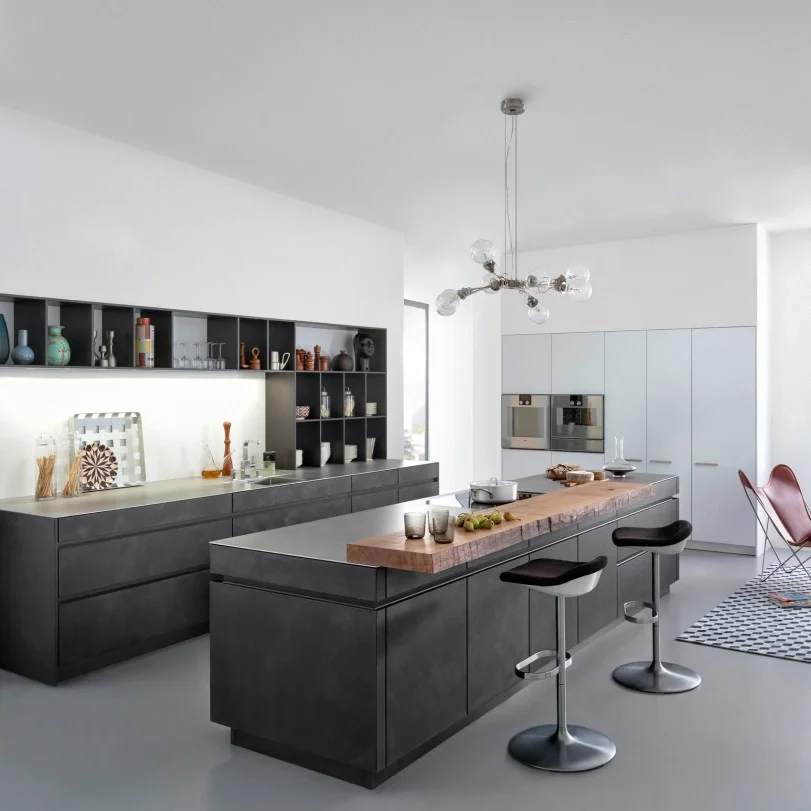 Leicht Design Inselküche mit Beton Arbeitsplatte