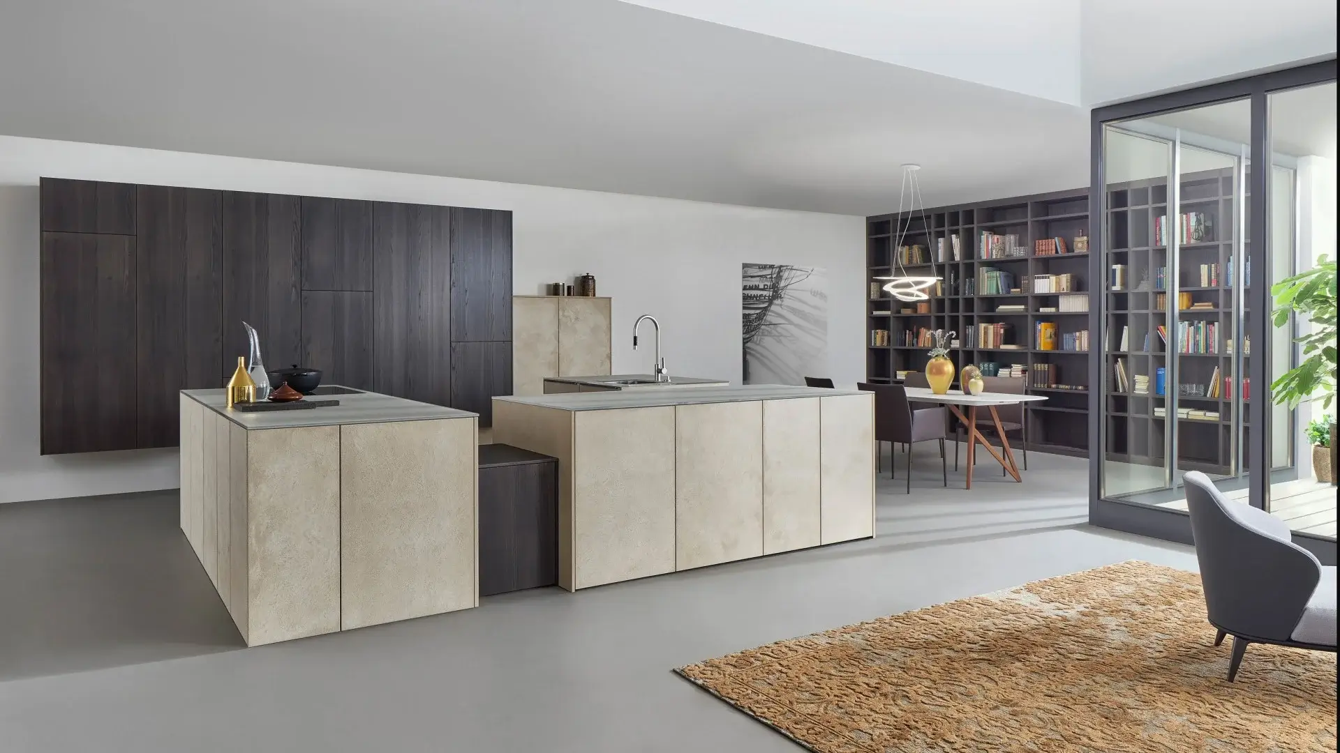 Leicht Design Inselküche mit Glasarbeitsplatte