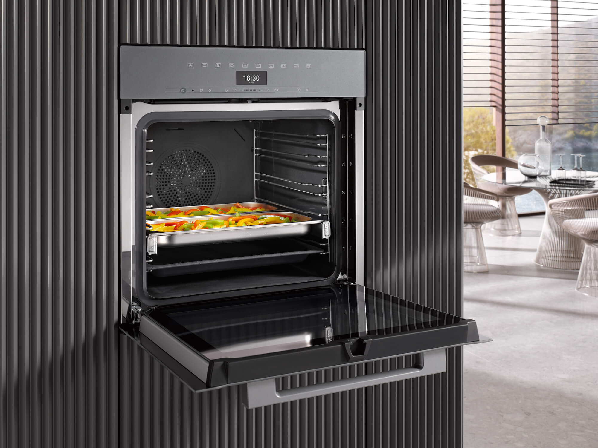 Miele premium Dampfgarer mit Touch Knöpfen matt grau