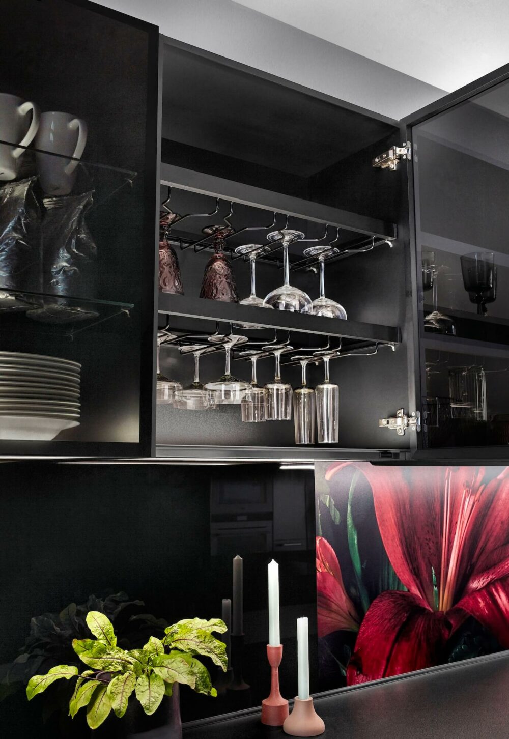 Nobilia Touch moderne Inselküche Glas Schrank