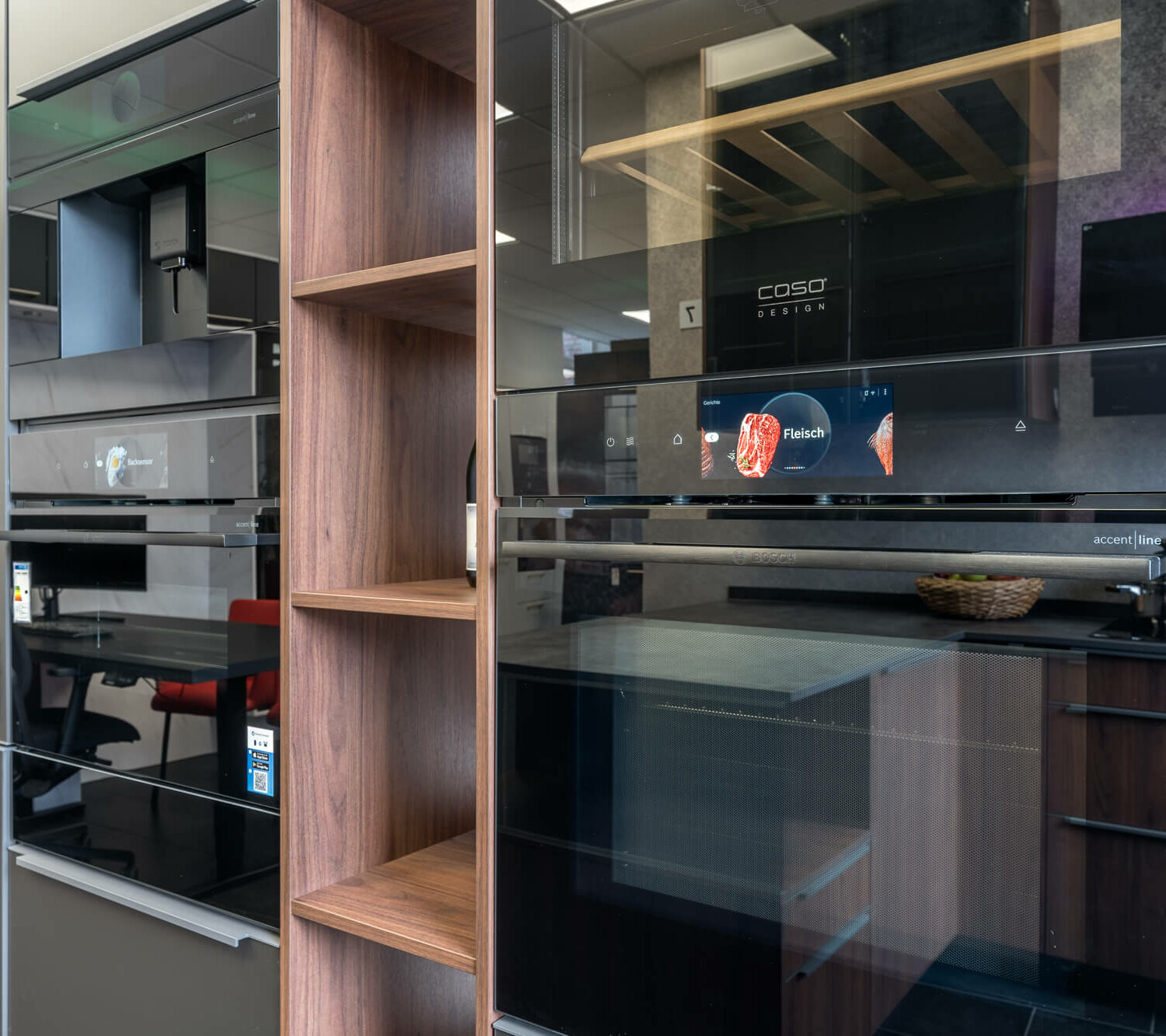 Nobilia moderne G-Küche mit Bosch accent line E-Geräten